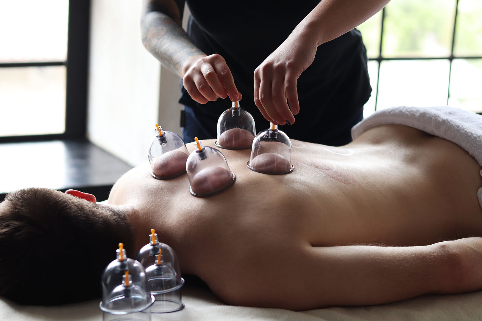 Decompression Cupping Massage
